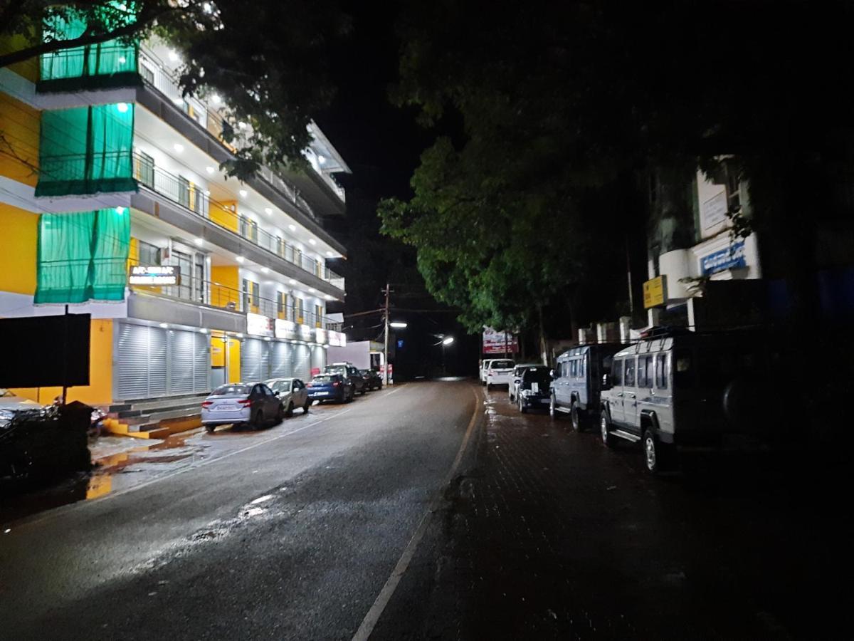 Hotel Gananjaya ゴカルナ エクステリア 写真